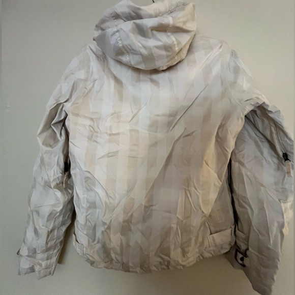 White plaid Burton snowboarding jacket - Picture 2 of 8